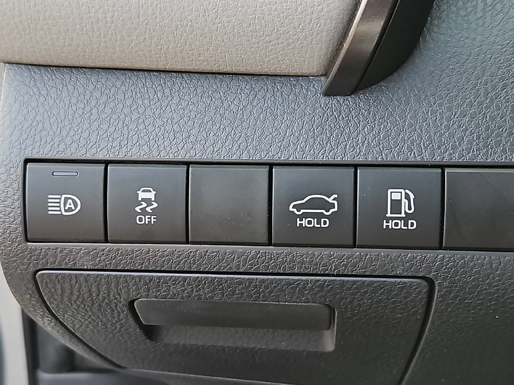 Used 2019 Toyota Camry SE w/ Convenience Package FWD image 24