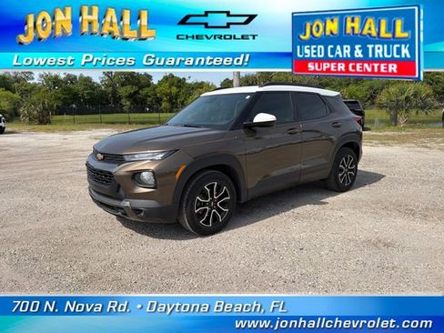 Used 2021 Chevrolet TrailBlazer ACTIV w/ Technology Package FWD image 2