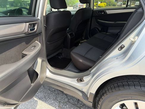 Used 2015 Subaru Outback 2.5i Premium AWD/4WD image 10