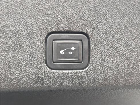 Used 2022 Cadillac XT6 Premium Luxury image 15