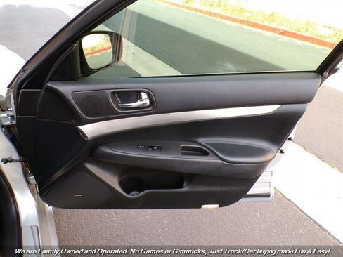 Used 2012 INFINITI G37 Journey w/ Premium Pkg RWD image 30