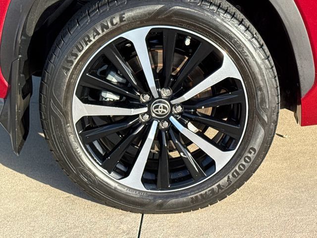 Used 2021 Toyota Highlander XSE FWD image 9