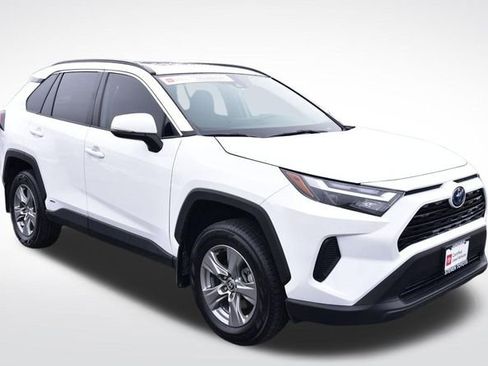 Certified 2024 Toyota RAV4 XLE w/ Convenience Package image 6