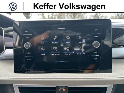 New 2026 Volkswagen Taos SE FWD image 23