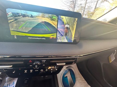 Used 2025 Nissan Kicks SR w/ SR Premium Package image 23