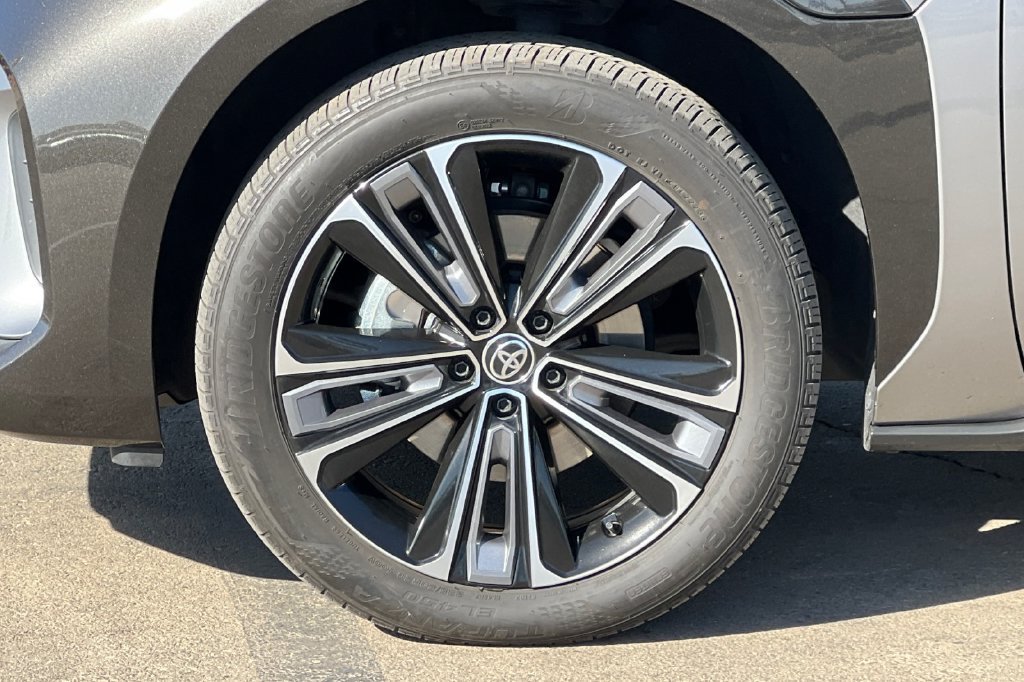 Certified 2023 Toyota bZ4X AWD image 28
