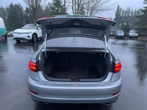 Used 2019 Volkswagen Jetta GLI image 8