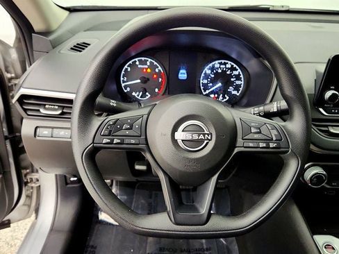 Used 2023 Nissan Altima 2.5 S FWD image 13