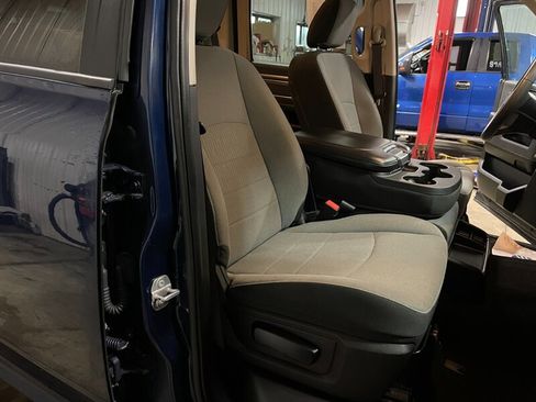 Used 2021 RAM 1500 Classic SLT image 18