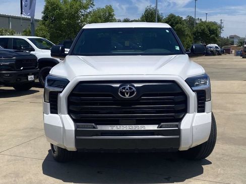 Used 2025 Toyota Tundra SR5 w/ SR5 Convenience Package AWD/4WD image 2