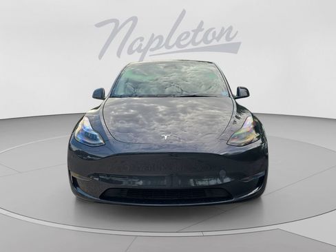 Used 2024 Tesla Model Y Long Range RWD image 2