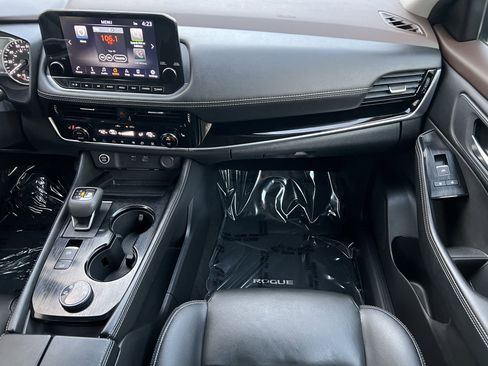 Used 2023 Nissan Rogue SL w/ SL Premium Package image 35