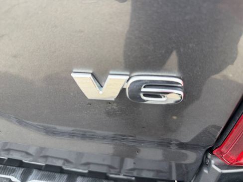 Used 2022 Toyota Tacoma SR AWD/4WD image 29