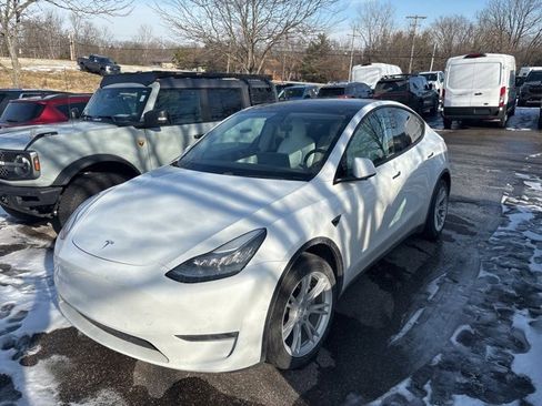 Used 2020 Tesla Model Y Long Range image 2