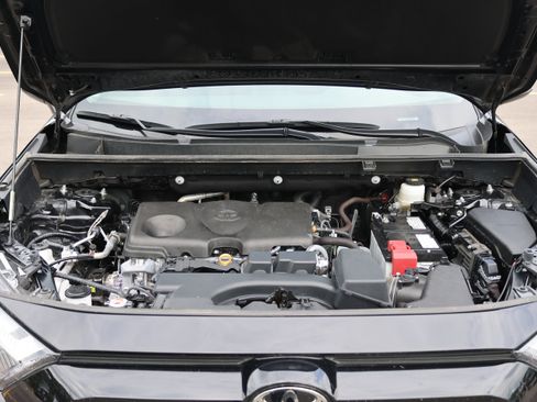 Certified 2025 Toyota RAV4 XLE FWD image 13