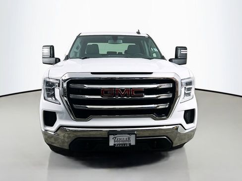 Used 2022 GMC Sierra 1500 SLE image 2