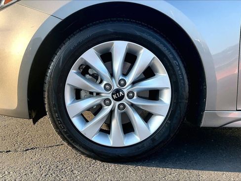 Used 2017 Kia Optima EX image 12