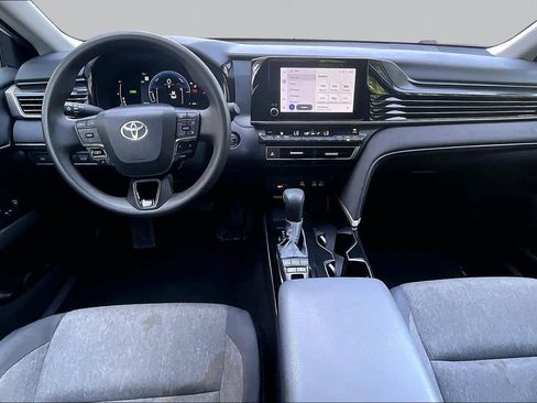 Used 2025 Toyota Camry LE w/ Convenience Package FWD image 16