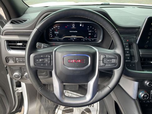 Used 2023 GMC Yukon SLT RWD image 16