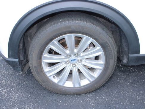 Used 2023 Ford Explorer Limited w/ Hybrid Equipment Group 310A AWD/4WD image 5
