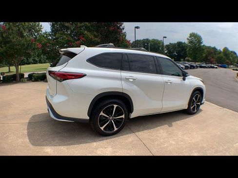 Used 2021 Toyota Highlander XSE AWD/4WD image 8