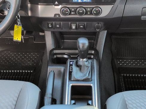 Used 2022 Toyota Tacoma SR5 w/ Technology Package RWD image 17