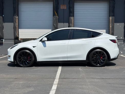 Used 2022 Tesla Model Y Performance AWD/4WD image 7