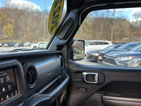 Certified 2022 Jeep Wrangler Unlimited Sport image 23