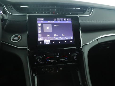 New 2025 Jeep Grand Cherokee Laredo X w/ Luxury Tech Group I image 9