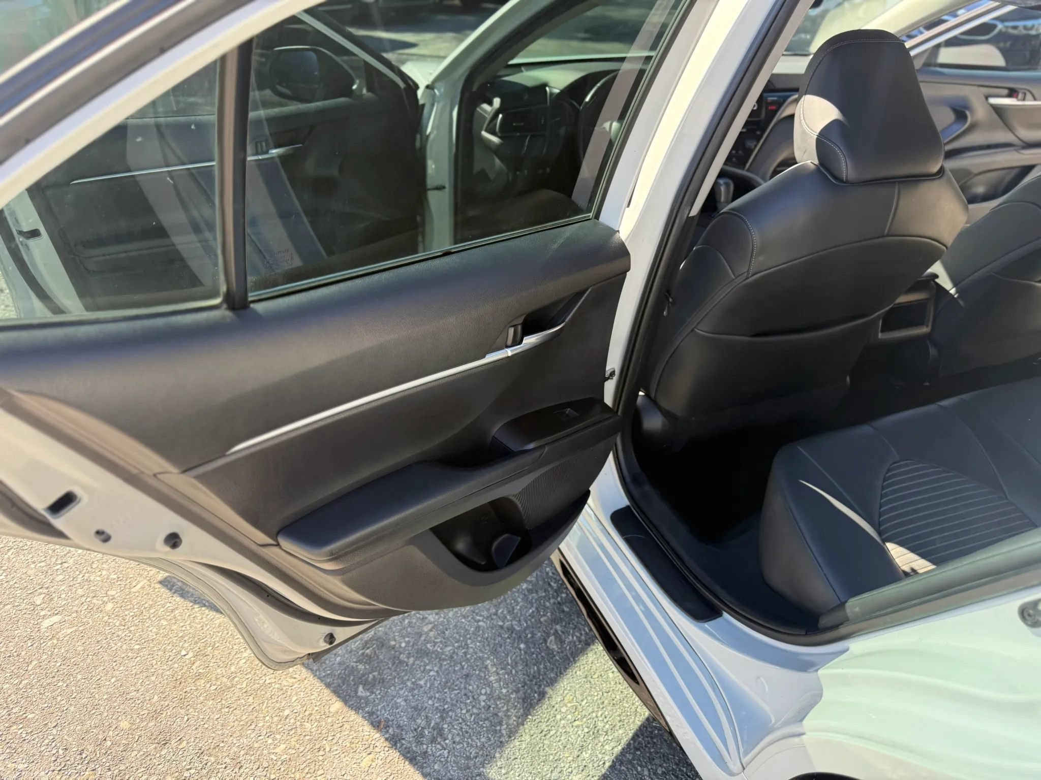 Used 2022 Toyota Camry SE FWD image 17