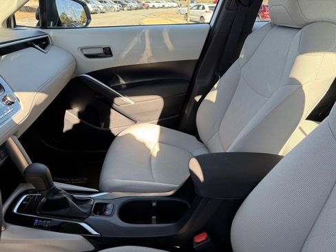 Used 2025 Toyota Corolla Cross L image 24