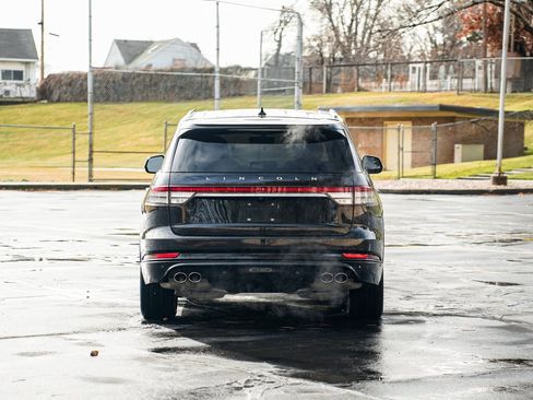 Used 2023 Lincoln Aviator Reserve w/ Equipment Group 201A image 6