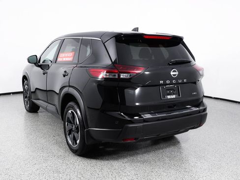 Used 2026 Nissan Rogue SV AWD/4WD image 7