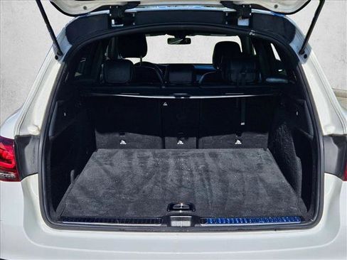 Used 2021 Mercedes-Benz GLC 300 image 7