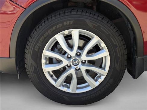 Used 2018 Nissan Rogue SV image 23