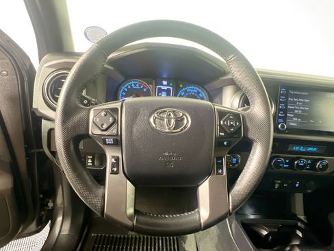 Used 2023 Toyota Tacoma TRD Off-Road image 17