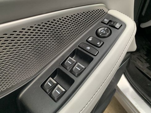 Used 2023 Acura MDX SH-AWD w/ Technology Package image 15