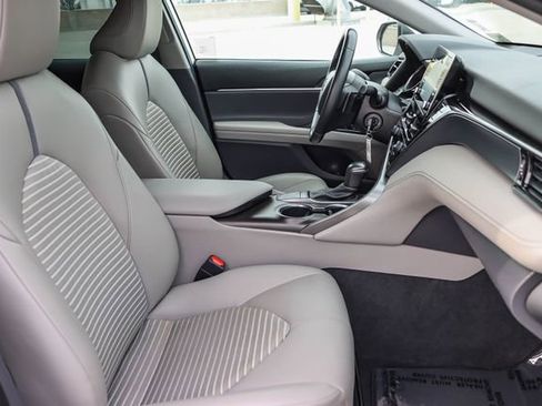 Used 2023 Toyota Camry SE image 17