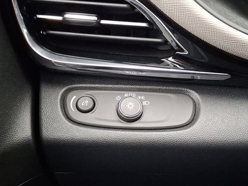 Used 2025 Buick Envista Avenir image 21