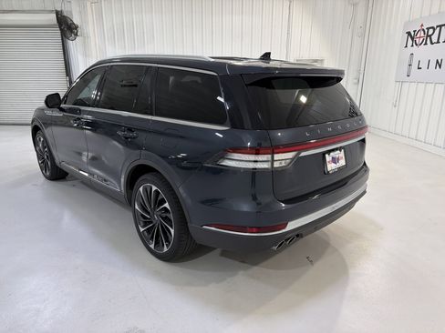 Used 2022 Lincoln Aviator Reserve w/ Equipment Group 201A AWD/4WD image 3
