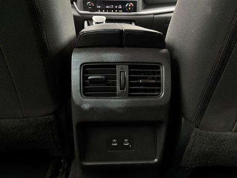 Used 2025 Nissan Rogue SV FWD image 13