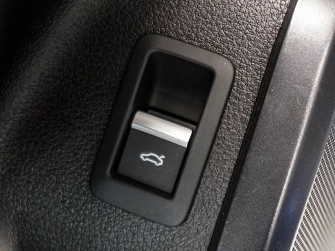 Used 2022 Audi SQ5 Premium Plus w/ Premium Plus Package image 27