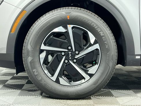 New 2026 Kia Sportage LX FWD image 13