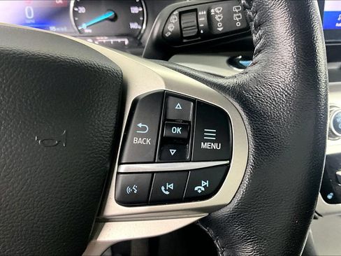 Used 2022 Ford Explorer XLT w/ Equipment Group 202A AWD/4WD image 19
