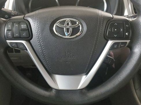 Used 2018 Toyota Highlander LE image 13