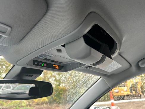 Used 2022 GMC Terrain SLE w/ Driver Convenience Package image 30