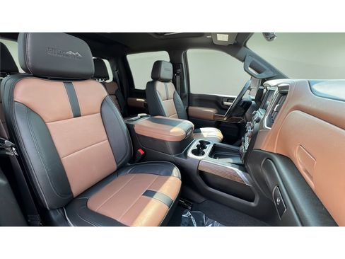Certified 2023 Chevrolet Silverado 3500 High Country w/ Technology Package AWD/4WD image 32