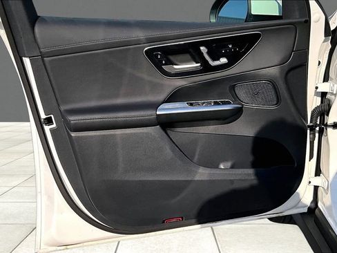Certified 2025 Mercedes-Benz GLC 300 image 23