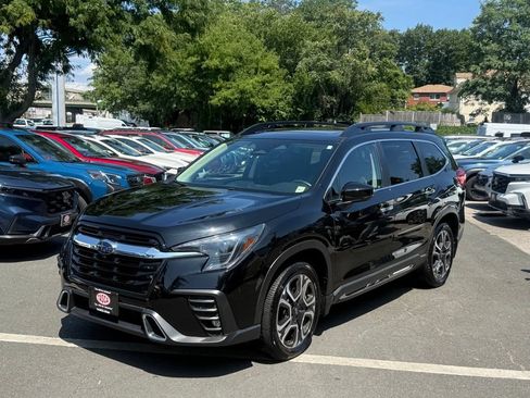 Used 2024 Subaru Ascent Touring AWD/4WD image 1