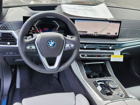 New 2026 BMW X5 xDrive50e image 11
